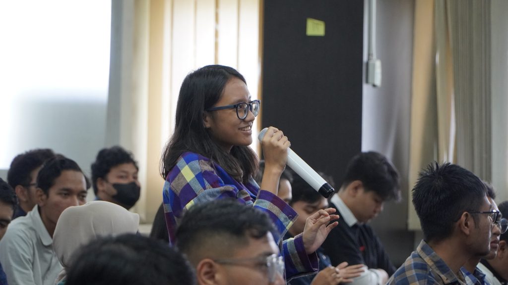 Aishah Prastowo Bagikan Perspektif STEAM Education kepada Mahasiswa DTETI UGM