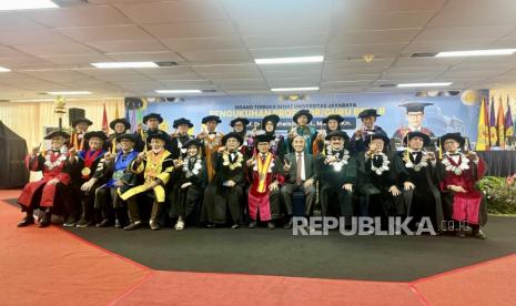 Universitas Jayabaya Kukuhkan Sekjen Peradi Profesional sebagai Guru Besar Hukum Kepailitan