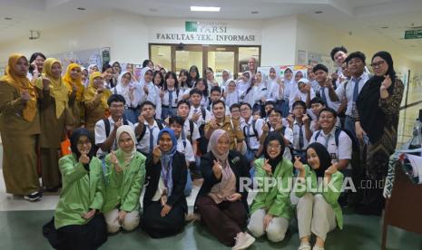 Ketergantungan AI Ancam Daya Pikir Siswa, Akademisi Ingatkan Risiko “Cognitive Debt”