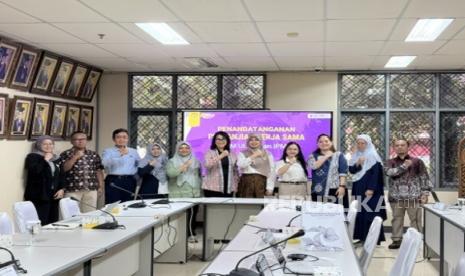 Dorong Daya Saing Sektor Kesehatan, IPMG Gandeng FKM UI Cetak Talenta Farmasi Berbasis Riset