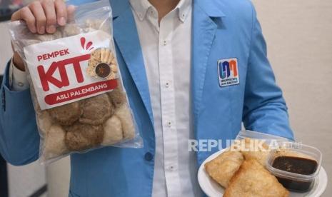 Dari Kampus ke Pasar, Mahasiswa UNM Sukses Bangun Pempek Kito