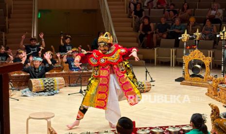 Menonton Pertunjukan Gamelan dan Tari Kecak di MIT Boston