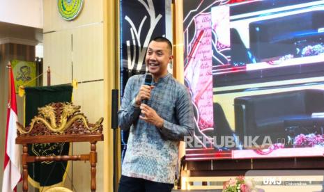 Dokter Gia Pratama Bagikan Seni Edukasi Pasien Geriatri pada MAJESTYNAS 2026