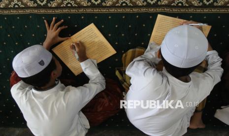 Kemenag Tegaskan Peran Strategis Pesantren dalam Pendidikan Nasional