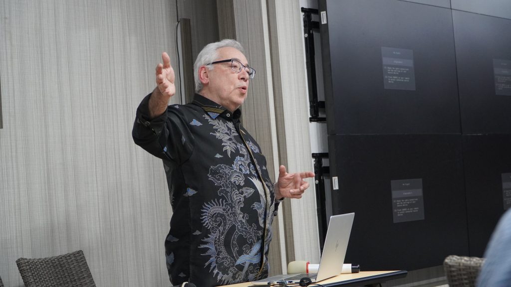 Dr. Cüneyt Süheyl Özveren dari University of Dundee Berikan Kuliah Umum tentang Sistem Energi di DTETI FT UGM