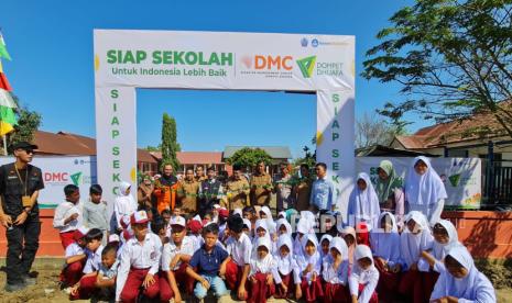 Membangkitkan Sekolah dari Lumpur dan Air Mata