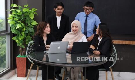 Gen Z Butuh Jurusan Fleksibel? Bisnis Digital Jadi Pilihan dengan Prospek Gaji Menggiurkan
